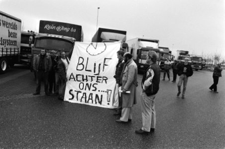 Landelijke acties van vrachtwagenchauffeurs om hun CAO-onderhandelingen kracht b, Bestanddeelnr 933-5083