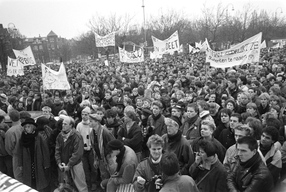 Landelijke demonstratie studenten in Amsterdam tegen bele van minister Deetman, Bestanddeelnr 934-1420