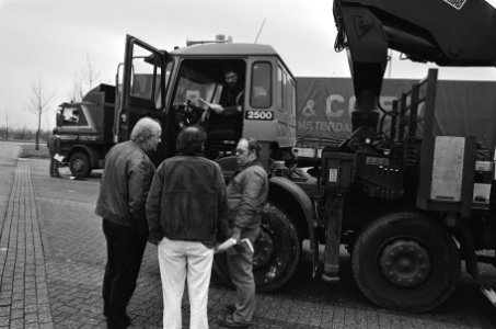 Landelijke acties van vrachtwagenchauffeurs om hun CAO-onderhandelingen kracht b, Bestanddeelnr 933-5086