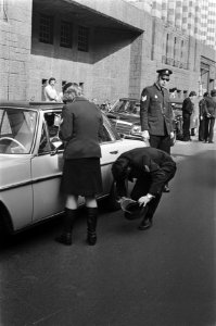 Landelijke aktie van politie naar technische staat autos autos worden aangehoude, Bestanddeelnr 928-5216