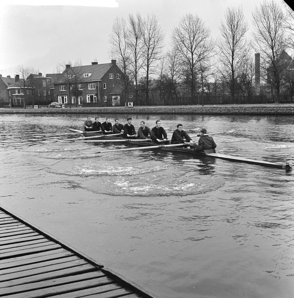 Laga (Delft) traint voor Head of River, Bestanddeelnr 913-6908