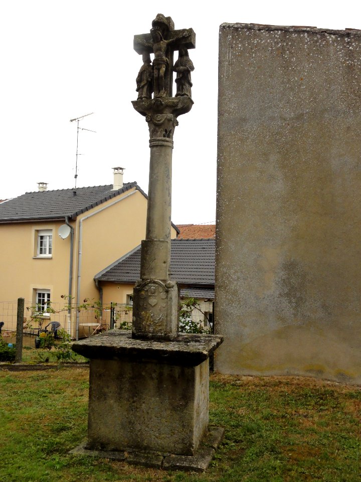 Laix (Meurthe-et-M.) croix de l'ancien cimetière
