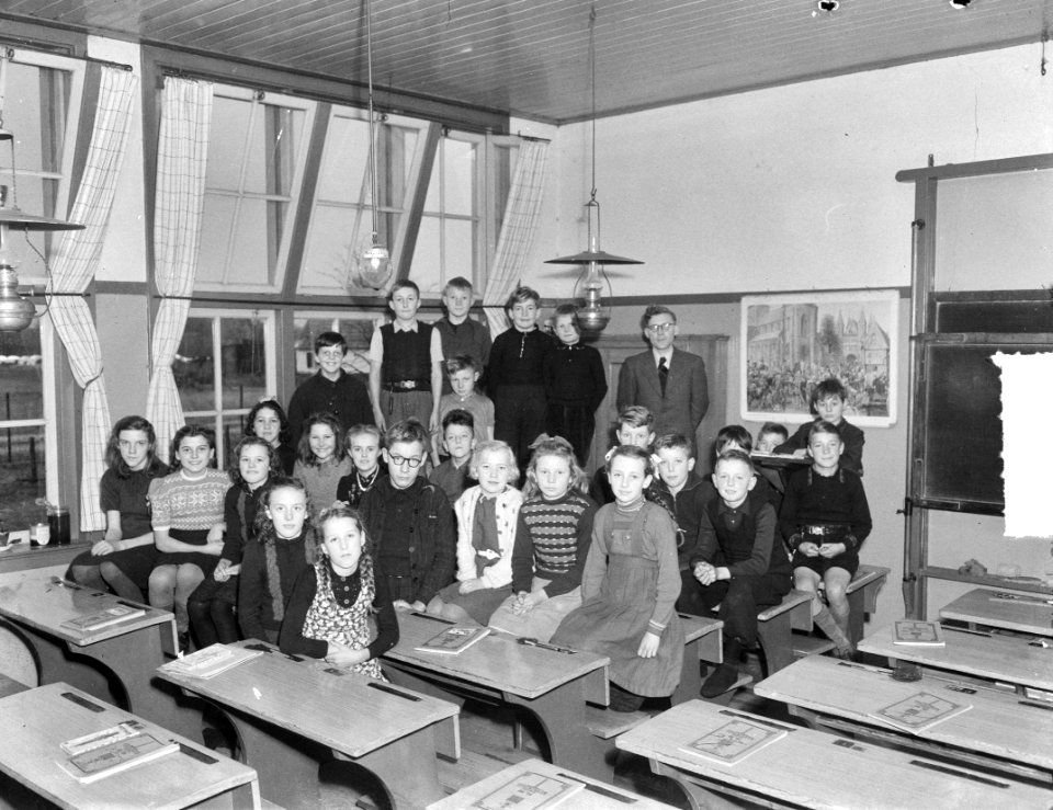 Lagere School te Putten. Klassefoto, Bestanddeelnr 903-1035