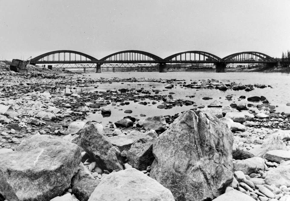 Lage waterstand Donau bij Wenen, Bestanddeelnr 925-4943 (cropped)