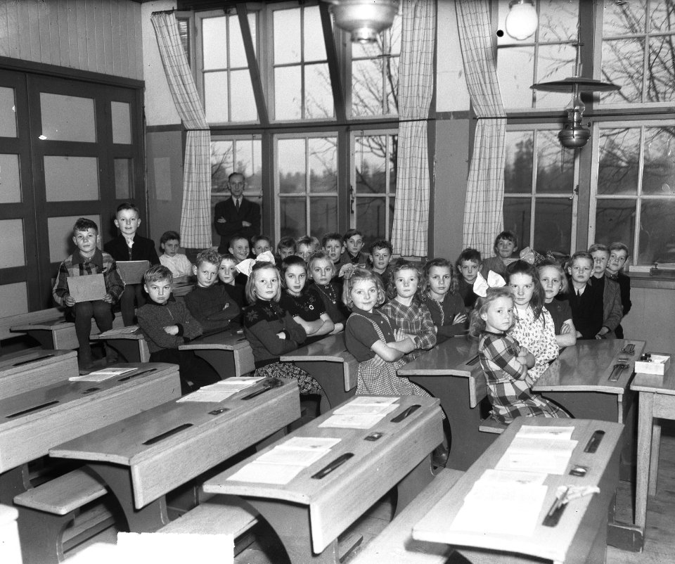 Lagere School te Putten. Klassefoto, Bestanddeelnr 903-1037
