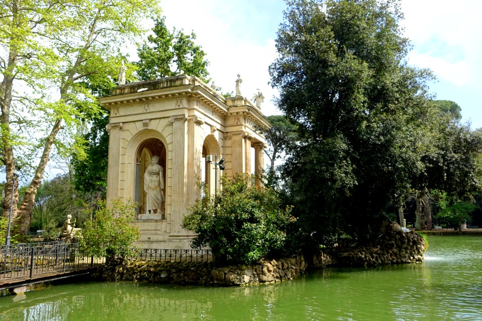 Laghetto - Villa Borghese - Rome, Italy - DSC05110