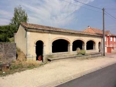 Lagney (Meurthe-et-M.) lavoir extérieur