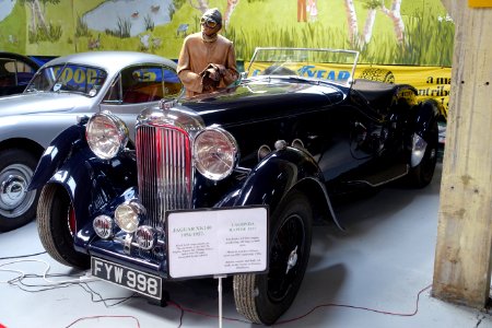 Lagonda Rapide 1937 - Bentley Wildfowl and Motor Museum - Halland, East Sussex, England - DSC05817