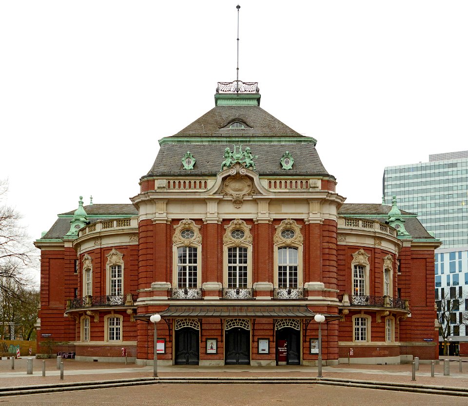 Laeiszhalle Hamburg vom Johannes-Brahms-Platz retusche