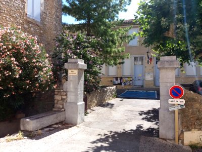 Lagorce - Mairie - Entrée