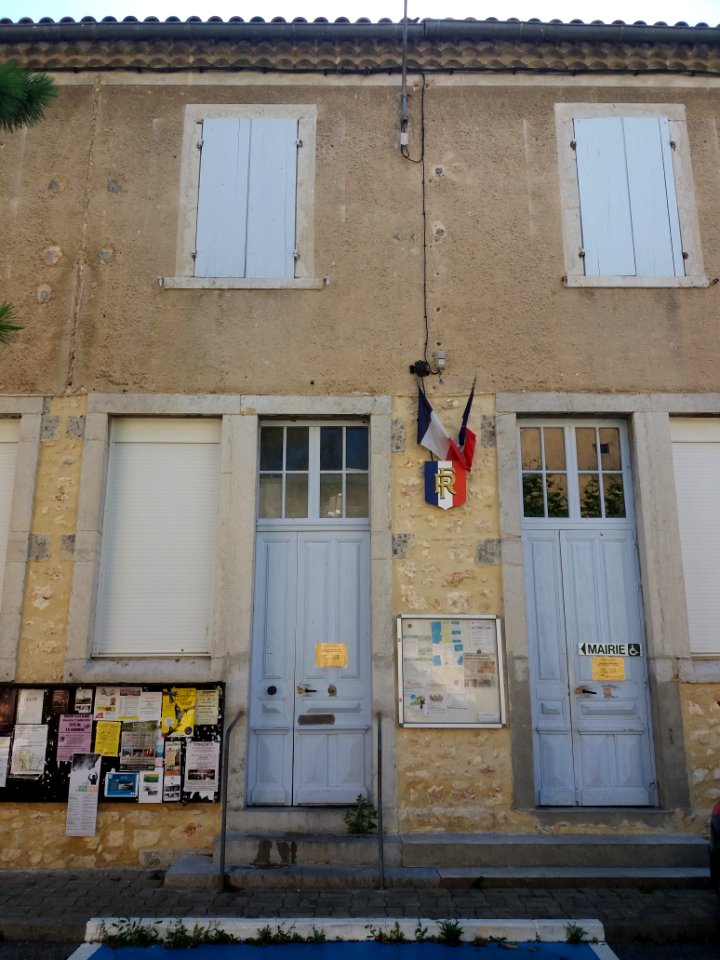 Lagorce - Mairie - Détail de la façade
