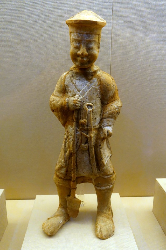 Laborer, China, unearthed at Xinjin County, Sichuan, Eastern Han dynasty, 25-220 AD, ceramic - Sichuan Provincial Museum - Chengdu, China - DSC04757