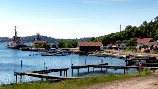 Lahälla harbor from the south road 1