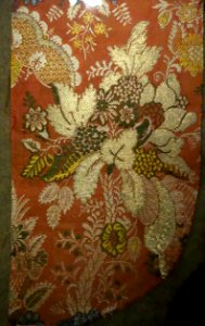 Lace-patterned silk, France, Rococo style, 1710-1720, silk lampas brocaded in silk and gold file - Royal Ontario Museum - DSC04344