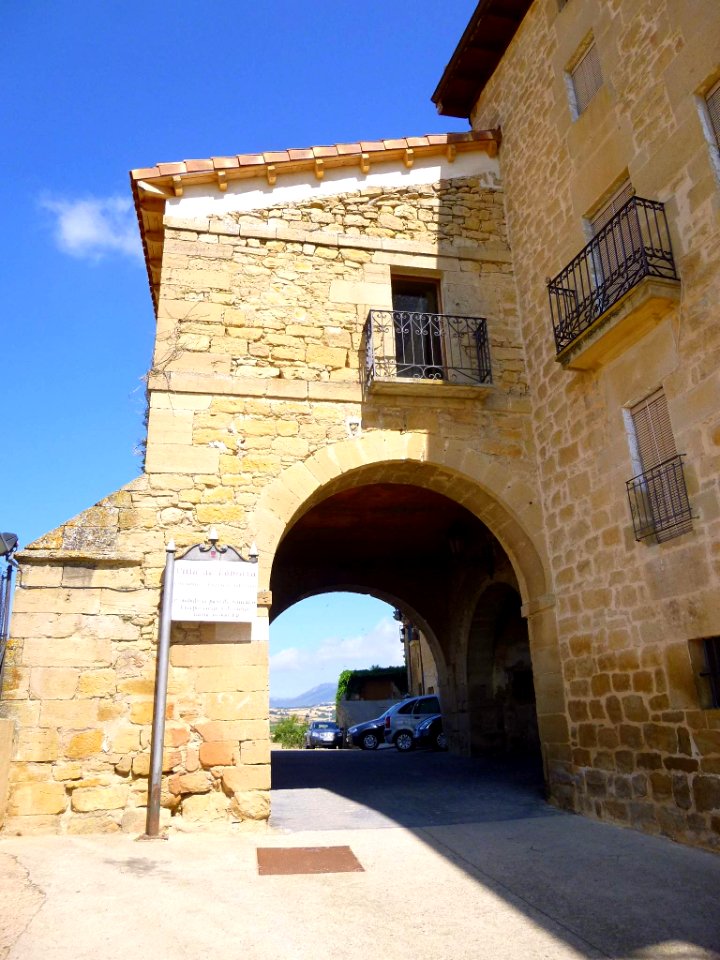 Labraza - Portal principal de la muralla 1