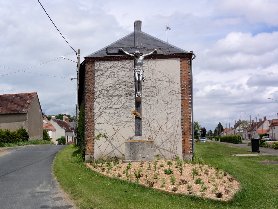 Lailly-en-Val (Loiret) Calvaire rue de la Mairie