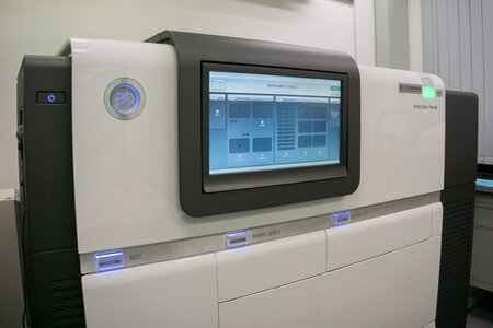 Pacific biosciences rs2 single molecule real time sequencer