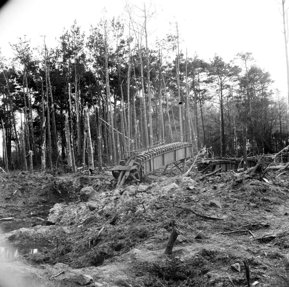Lanceerinstallatie van Duitse V-1 raketten bij Almelo (Paradijsbos), Bestanddeelnr 900-2482