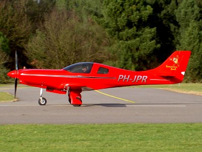 Lancair 360 PH-JPR Tasmanian Devil at Seppe, The Netherlands, 23 January 2005 pic2
