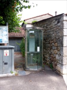 Lanas - Cabine téléphonique