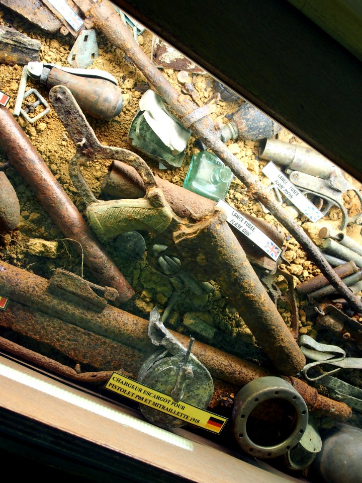 Lance Fusee & Chargeur Escargot pour Pistolet P08 et Mitraillette 1918, Musée Somme 1916, pic-003