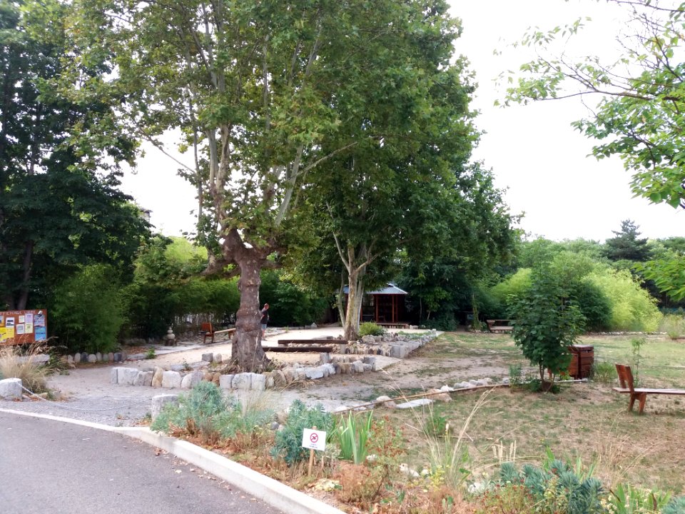 Lanas - Terrain de pétanque
