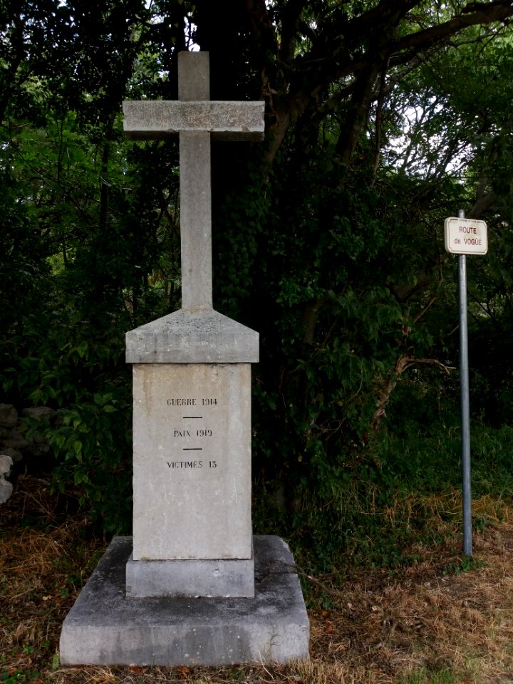 Lanas - Croix route de Vogüé