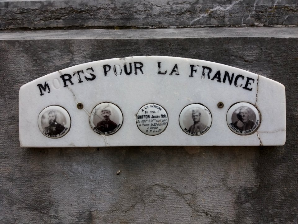 Lanas - Monument aux morts - Détail plaque