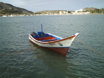 Lancha pesquera en Juan Griego