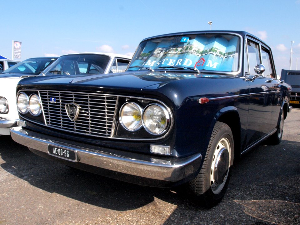 Lancia Fulvia 2C dutch licence registration AE-00-96 pic1