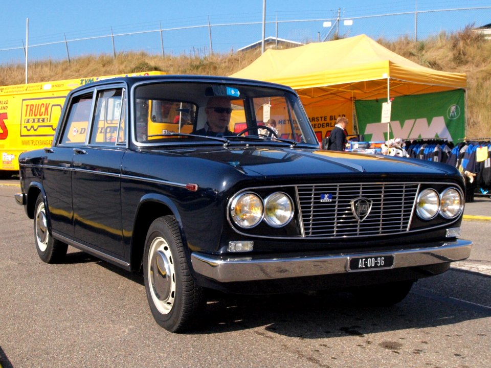 Lancia Fulvia 2C dutch licence registration AE-00-96 pic2