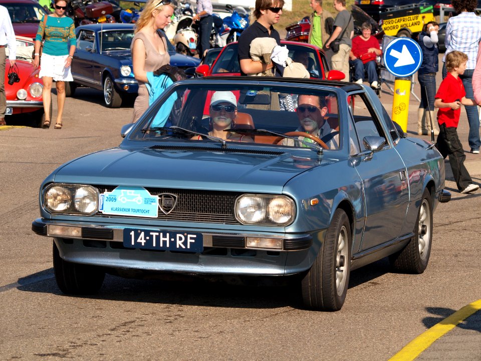 Lancia BETA 2000 Spider dutch licence registration 14-TH-RF pic2