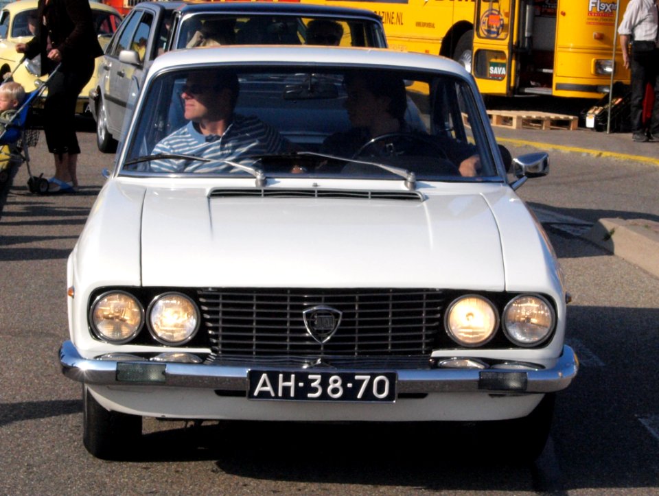 Lancia FLAVIA Coupe 2000 dutch licence registration AH-38-70 pic3
