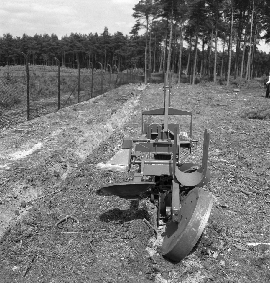 Landbouwmachines, werktuigen, afrasteringen, bosbouw, Bestanddeelnr 253-4869