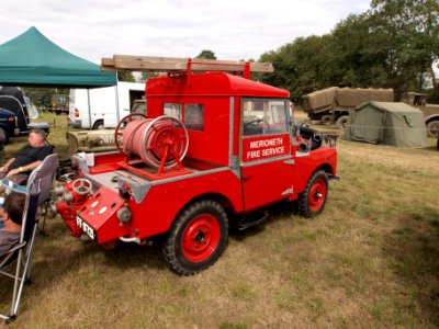 Land Rover, licence registration '-8