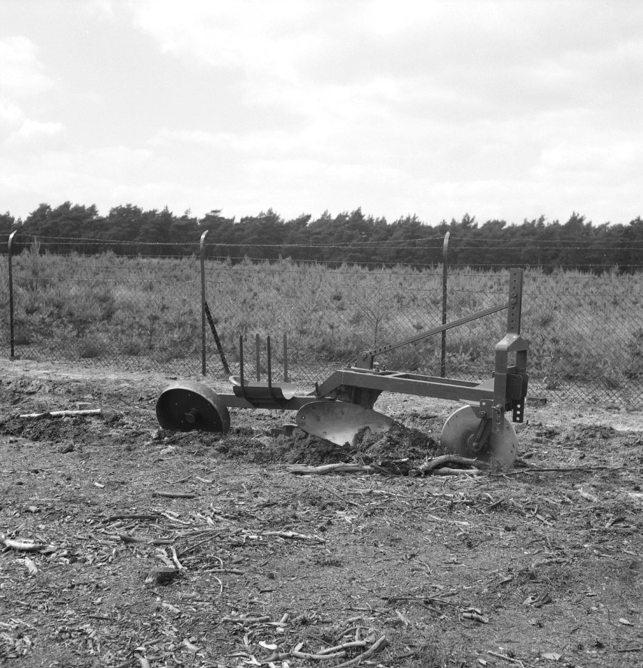 Landbouwmachines, werktuigen, afrasteringen, bosbouw, Bestanddeelnr 253-4868