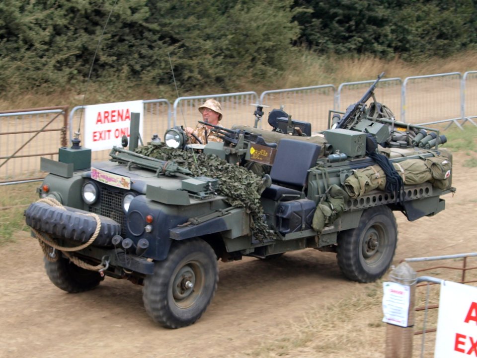 Land Rover, licence registration '-14