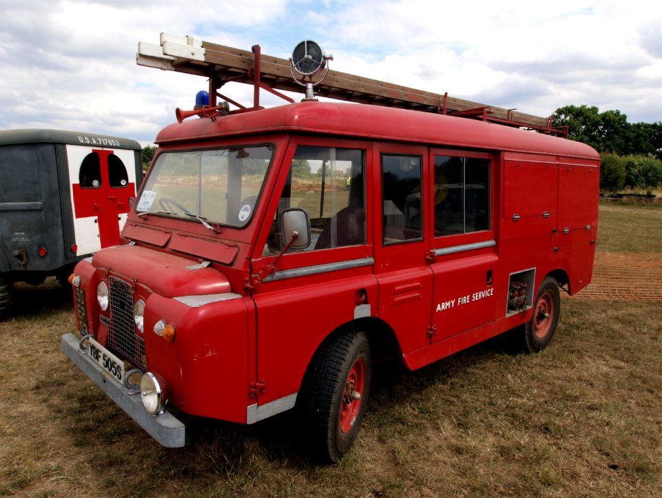 Land Rover 109 IIA Forward Control Fire Engine pic1