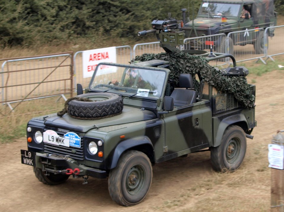 Land Rover, licence registration 'L9 WMK' pic1