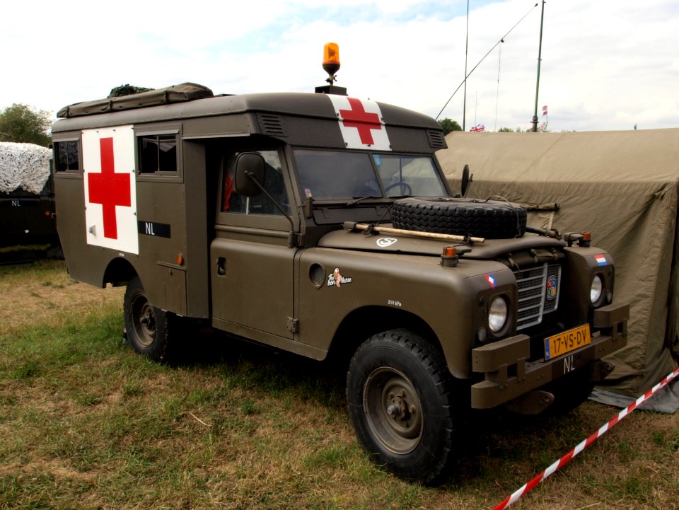 Land Rover, licence registration '-4