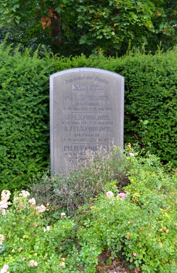 Landau, Nordpark, Grabstein