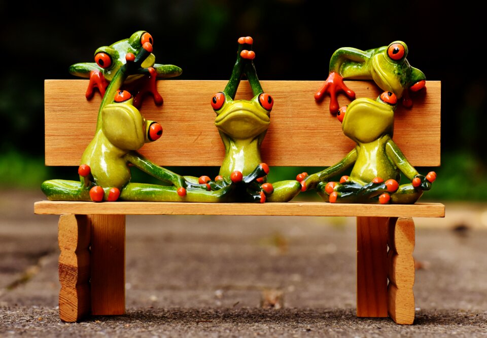Bench relaxed figure