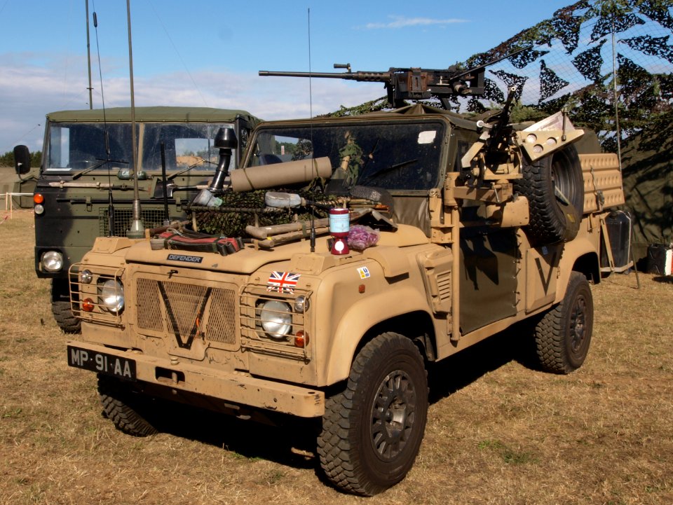Land Rover, licence registration 'MP 91 AA' pic