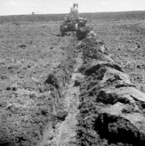 Landbouwmachines, werktuigen, arbeiders, ondergrondswoeler van damme, Bestanddeelnr 250-8251