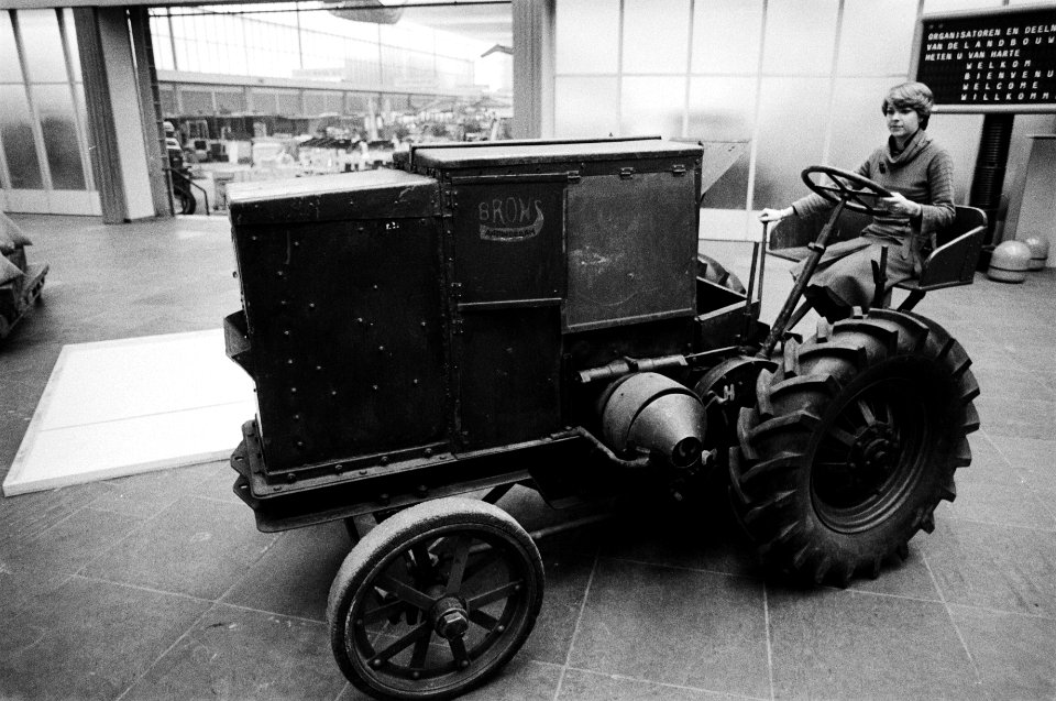Landbouw RAI 1980 tractor uit 1936, Bestanddeelnr 930-6273