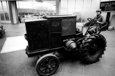 Landbouw RAI 1980 tractor uit 1936, Bestanddeelnr 930-6273