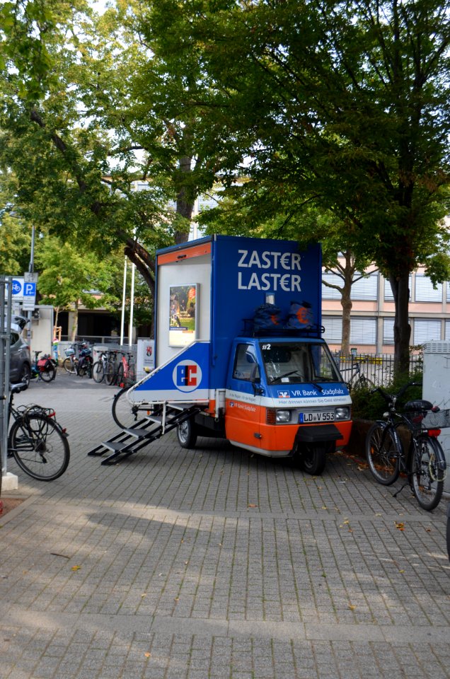 Landau, VR-Bank Südpfalz, Zaster-Laster (1)