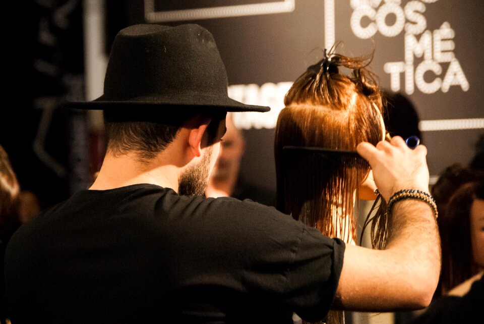 Man hairdresser mannequin