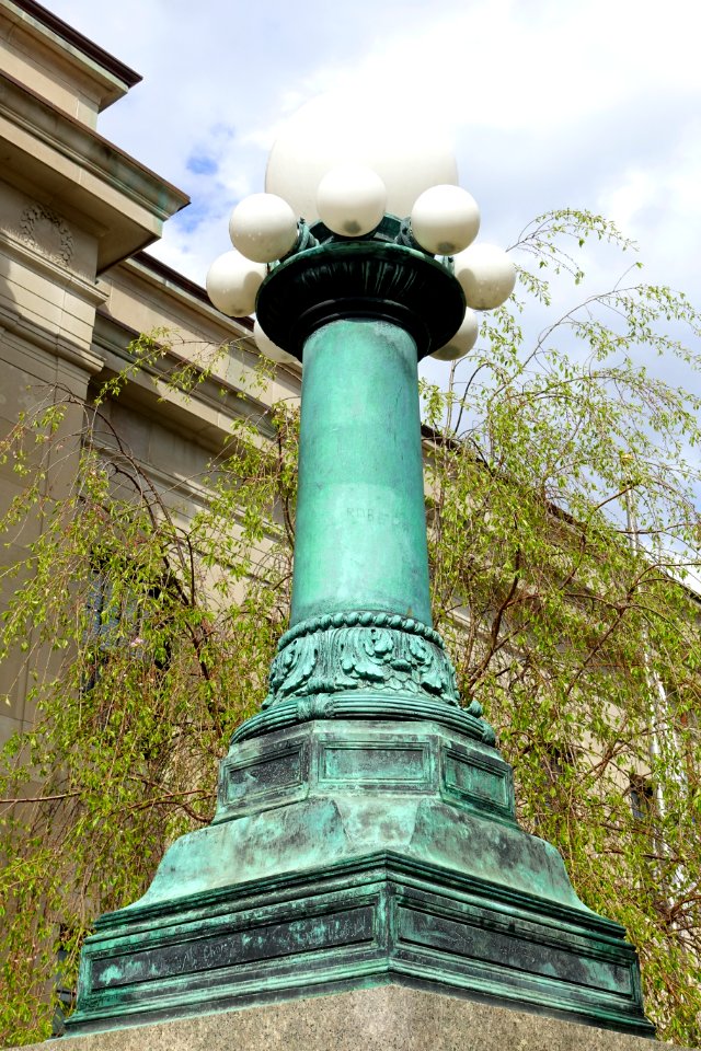 Lamp, Norfolk County Courthouse - Dedham Massachusetts - DSC04362