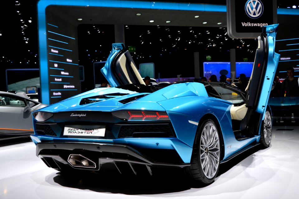 Lamborghini Aventador S doors open